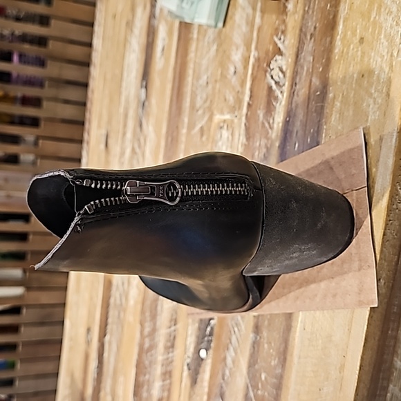 Booties - Picture 3 of 6